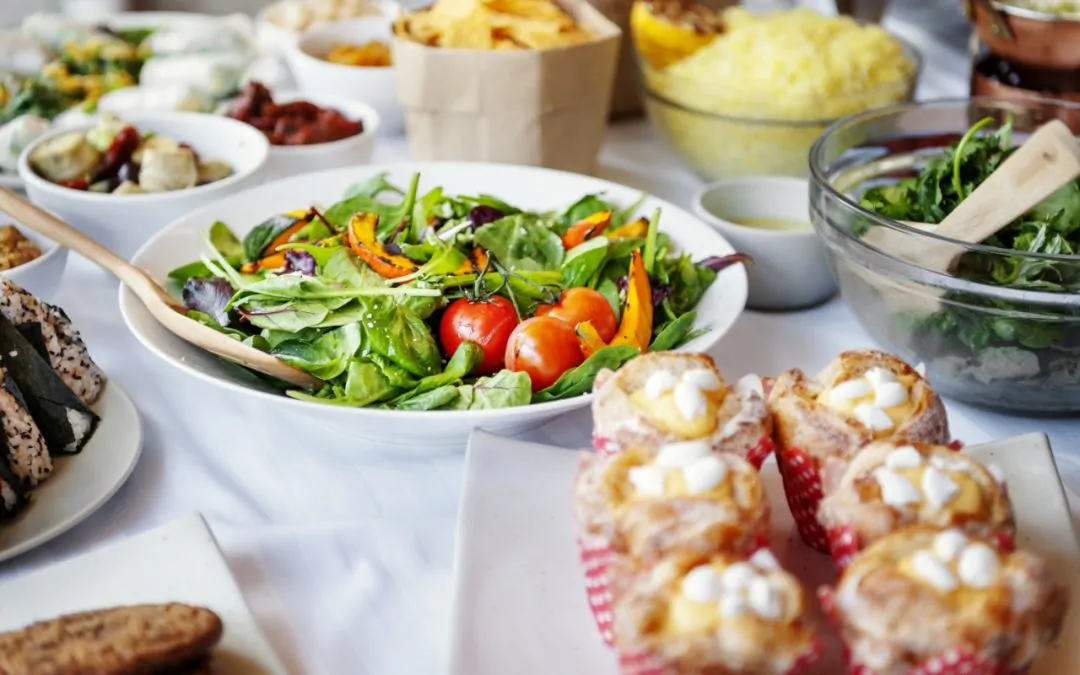 Lunch catering organiseren: zo kies je de juiste opties voor bedrijven en evenementen